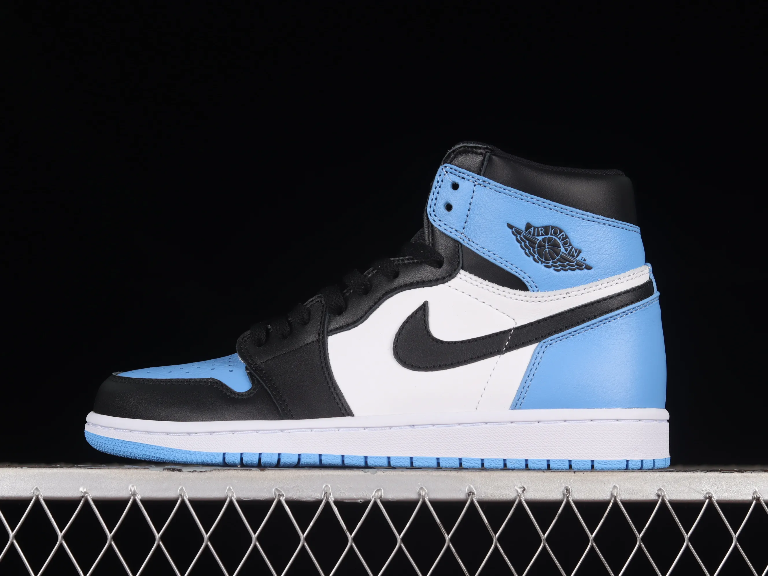 All categories Air Jordan Jordan series basketball shoes Air Jordan 1 High X version Air Jordan 1 High OG "UNC Toe" AJ1 Joe 1 black and blue toe DZ5485-400